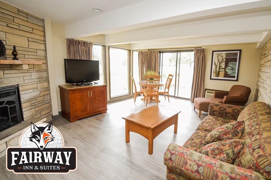 Fox Hills Golf Resort and Fairways Inn and Suites Photo